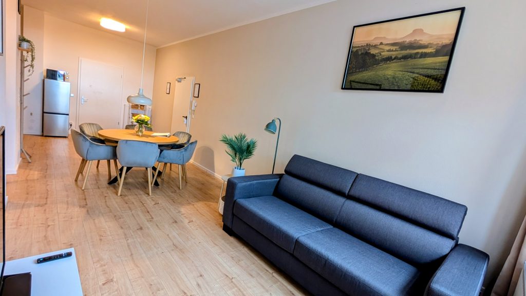 PXL_20250917_085659643.MP~2