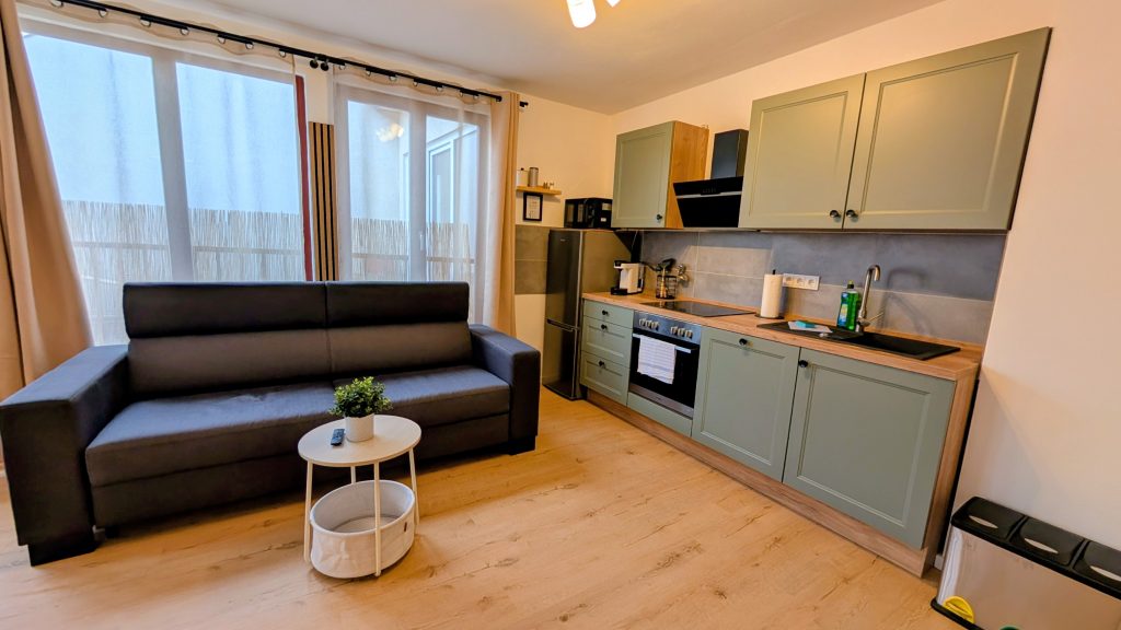 PXL_20251024_082359171.MP~2